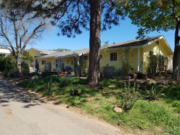 Yosemite Plaisance Bed & Breakfast image 8